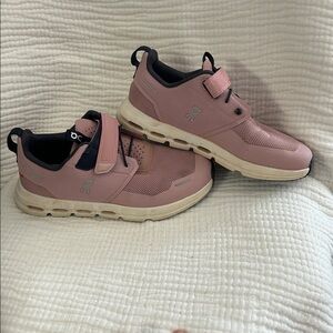 On Running Kids Sneakers in Pink and Black